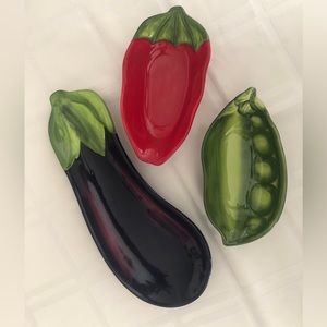 Pier 1 Set of 3 Serving Dishes.